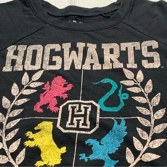 HARRY PORTER Hogwarts Big Logo Soft Crewneck Light Pullover Sweater - Picture 2 of 5